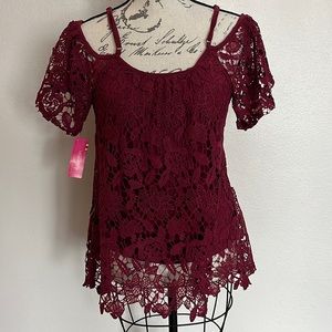 Small Maroon Lacey top NWT